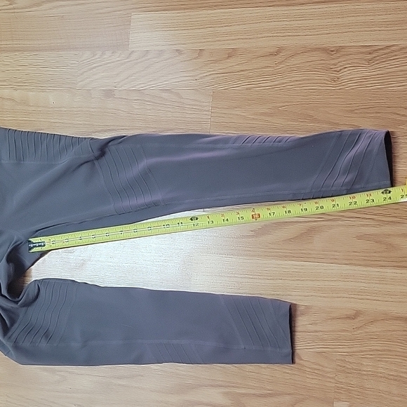 Athleta leggings size small - Picture 9 of 9